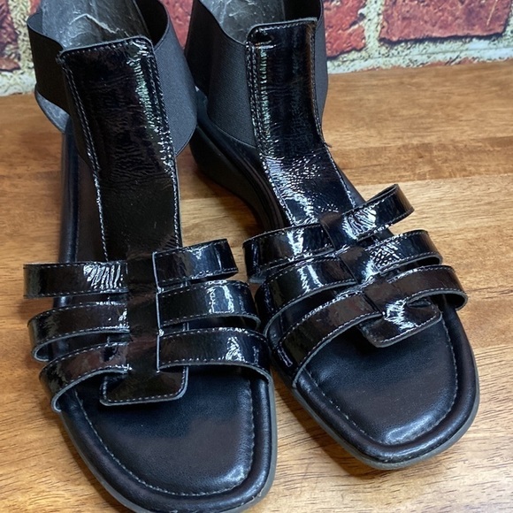 The Flexx Band Together Black Gladiator Strap Patent Leather Sandals Sz 7.5 - Picture 7 of 17